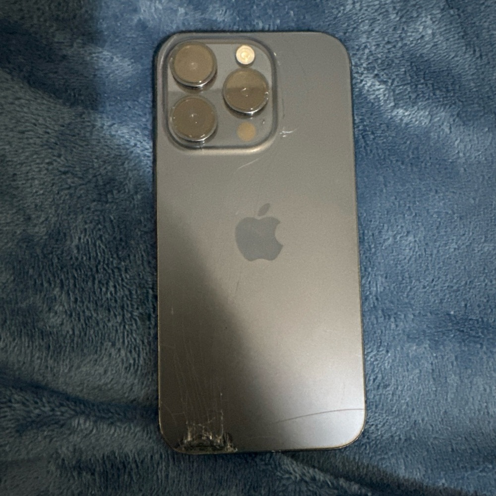 IPHONE 15 PRO 256GB USED BLUE TITANIUM - Picture 2 of 5